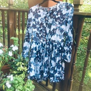 Blue mini dress with sleeves